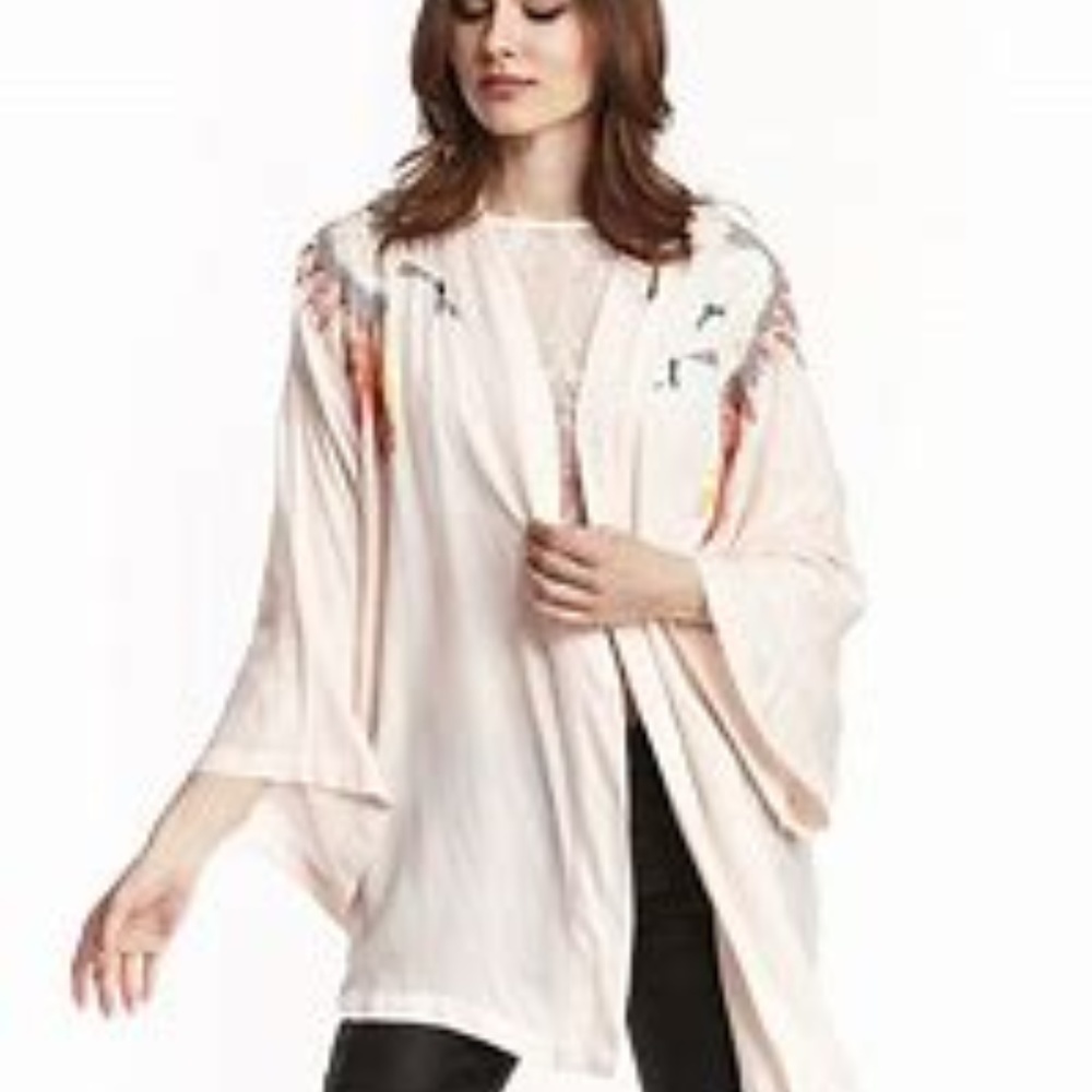 Liquorish Embellished Shoulder Kimono